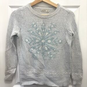 Abercrombie & Fitch Light Gray Snowflake Sweater